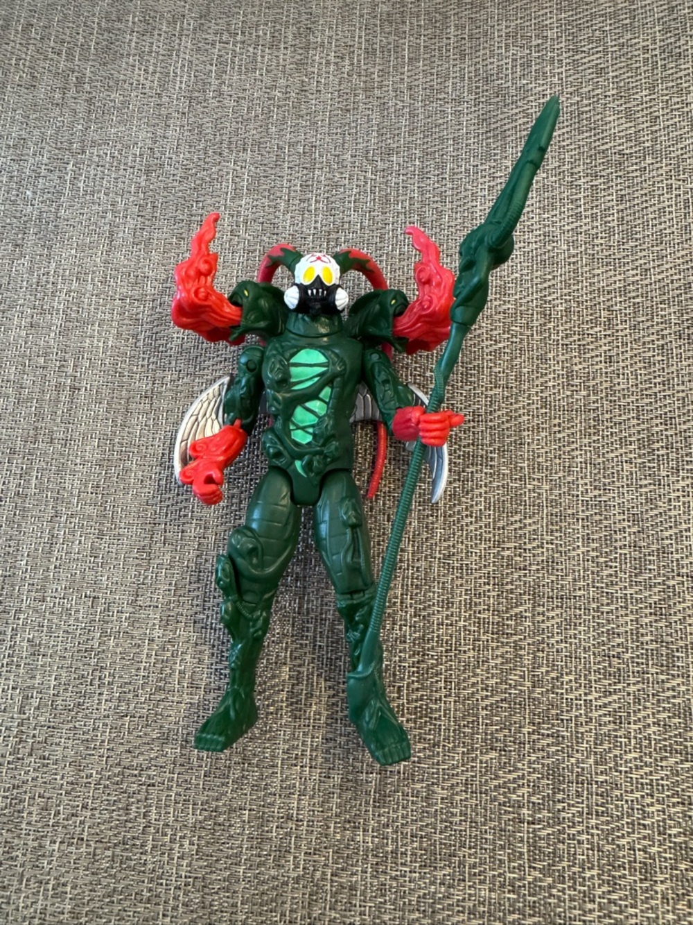 Bandai Power Rangers Dino Charge 5-inch‎ Sting Rage Action Figure.
